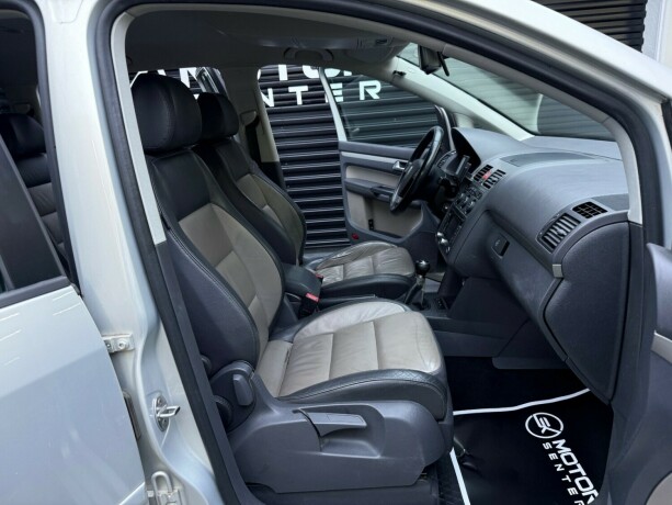 volkswagen-touran-diesel-2010-big-26