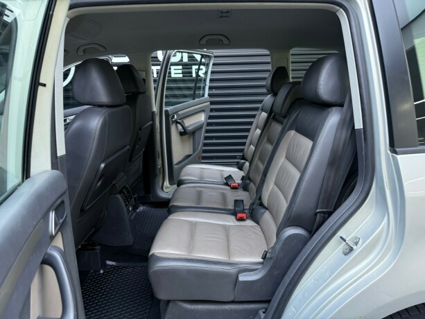 volkswagen-touran-diesel-2010-big-27