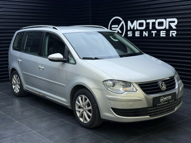 volkswagen-touran-diesel-2010-big-0