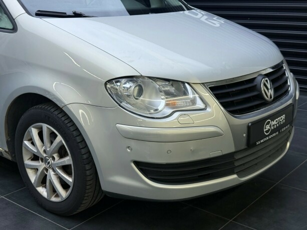 volkswagen-touran-diesel-2010-big-2