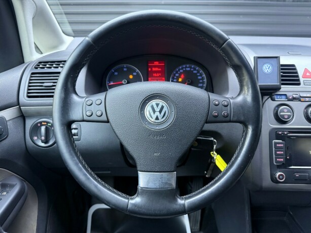 volkswagen-touran-diesel-2010-big-13