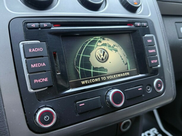 volkswagen-touran-diesel-2010-big-22