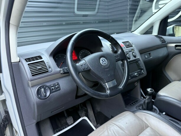 volkswagen-touran-diesel-2010-big-10
