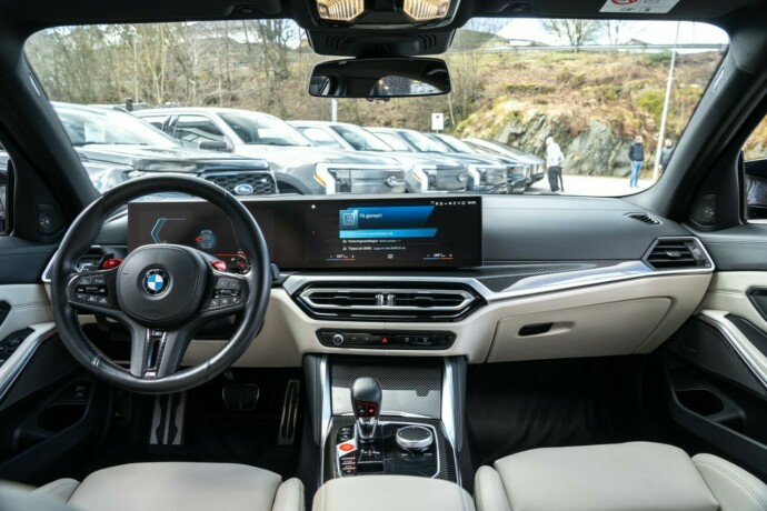 bmw-m3-bensin-2023-big-40