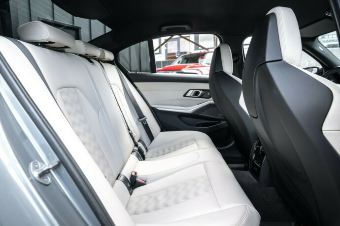 bmw-m3-bensin-2023-big-44