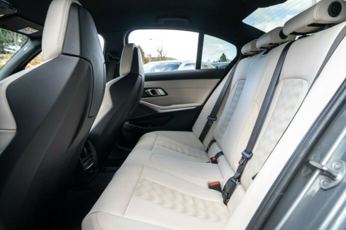 bmw-m3-bensin-2023-big-39