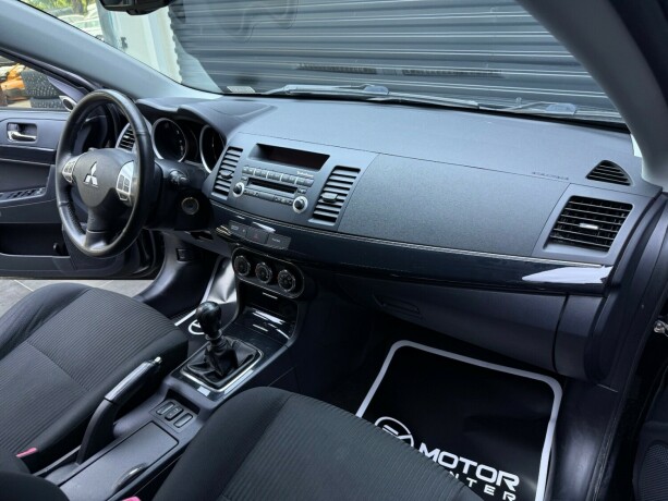 mitsubishi-lancer-diesel-2013-big-10