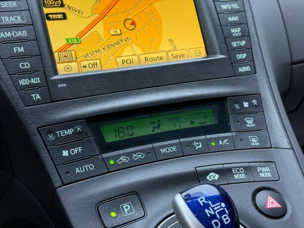 toyota-prius-bensin-2010-big-21