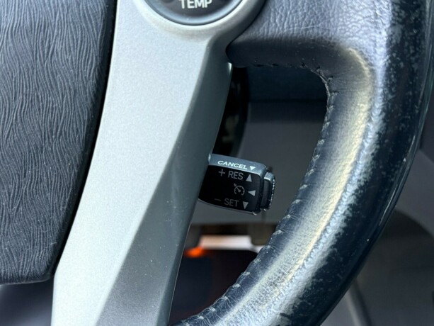 toyota-prius-bensin-2010-big-14
