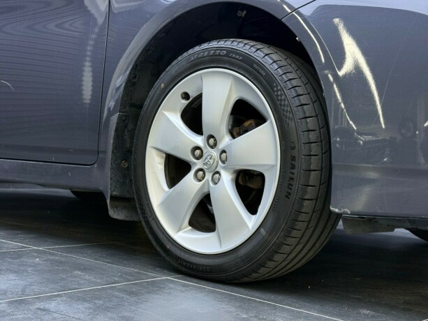 toyota-prius-bensin-2010-big-7