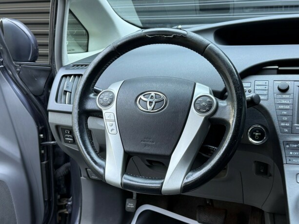 toyota-prius-bensin-2010-big-12