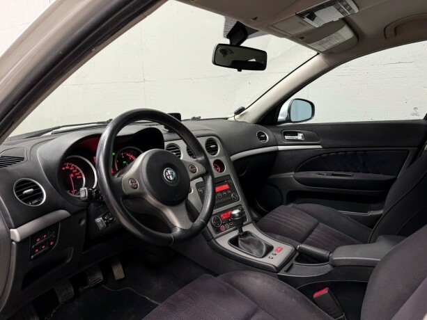 alfa-romeo-159-diesel-2007-big-13