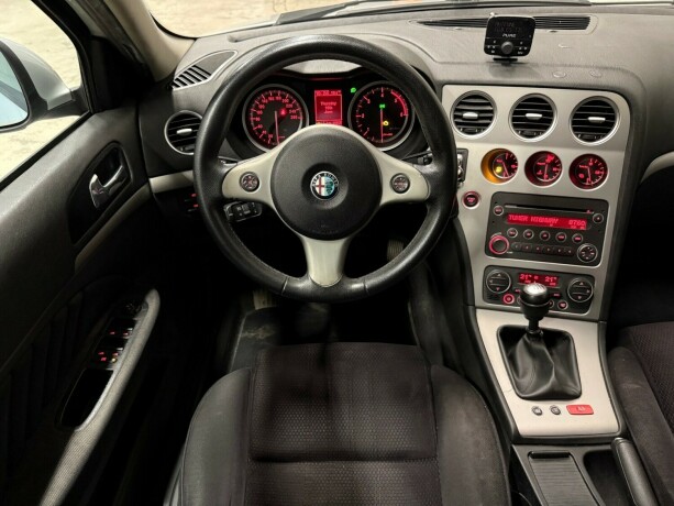 alfa-romeo-159-diesel-2007-big-12