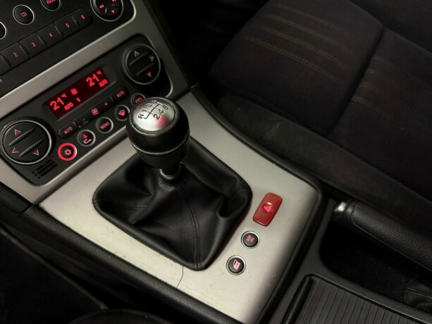 alfa-romeo-159-diesel-2007-big-19