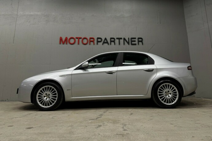 alfa-romeo-159-diesel-2007-big-2