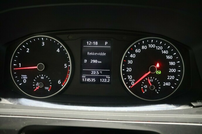 volkswagen-multivan-diesel-2016-big-30