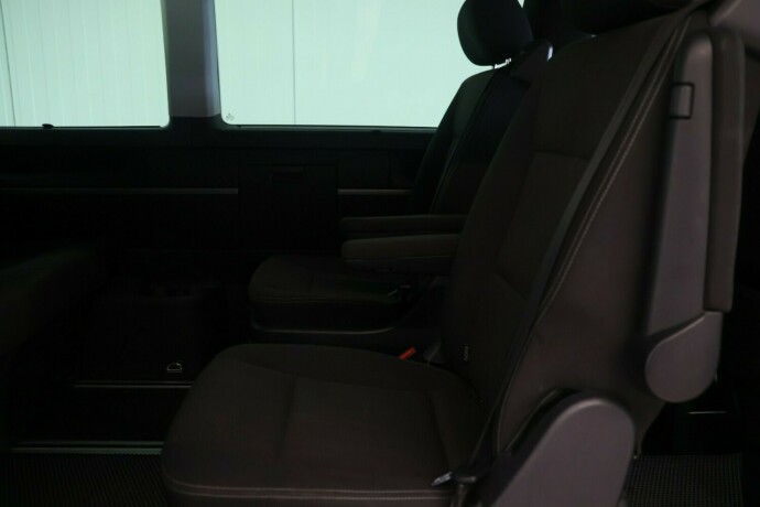 volkswagen-multivan-diesel-2016-big-16