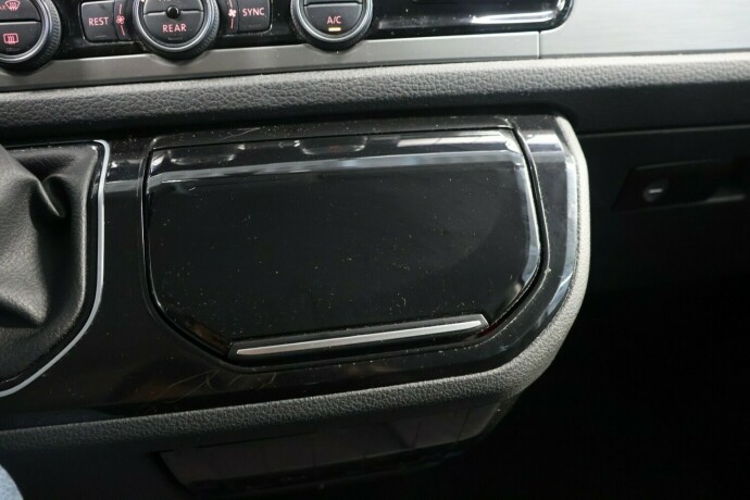 volkswagen-multivan-diesel-2016-big-33