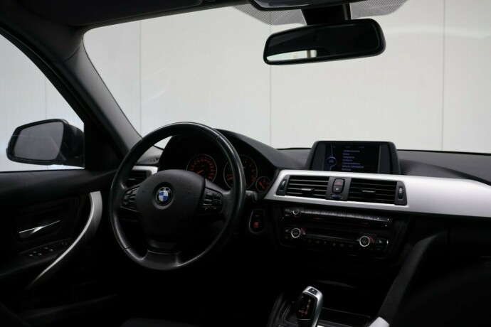 bmw-3-serie-bensin-2013-big-25