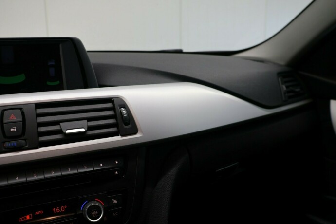 bmw-3-serie-bensin-2013-big-46