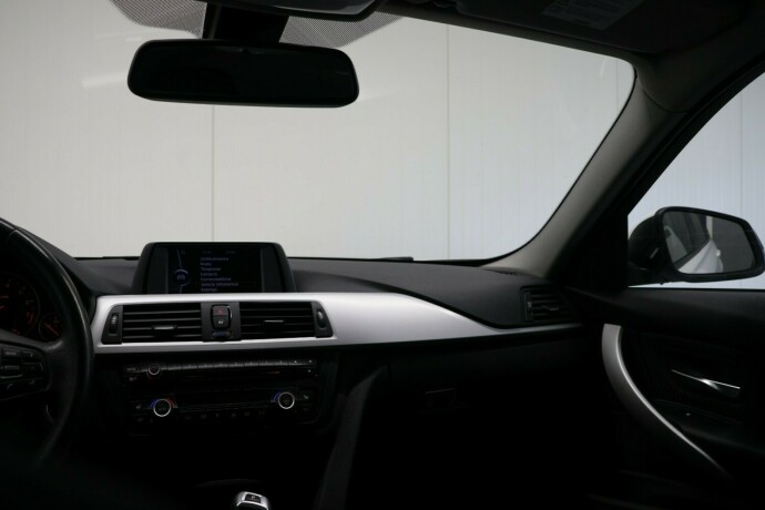 bmw-3-serie-bensin-2013-big-24
