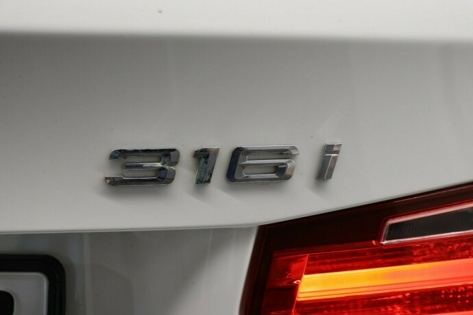bmw-3-serie-bensin-2013-big-16