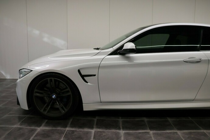 bmw-m4-bensin-2015-big-4