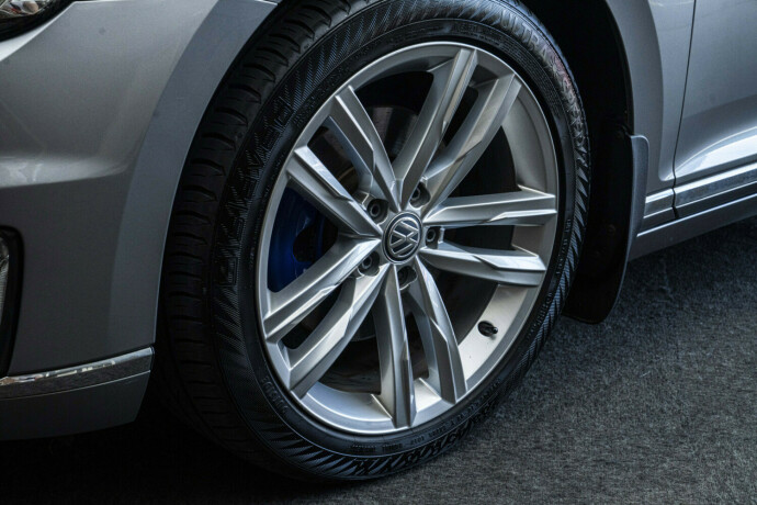 volkswagen-passat-elektrisitetbensin-2018-big-4