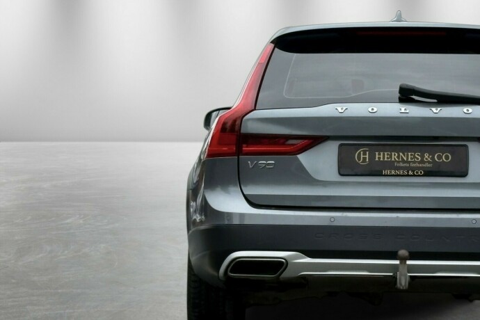 volvo-v90-cross-country-diesel-2017-big-5