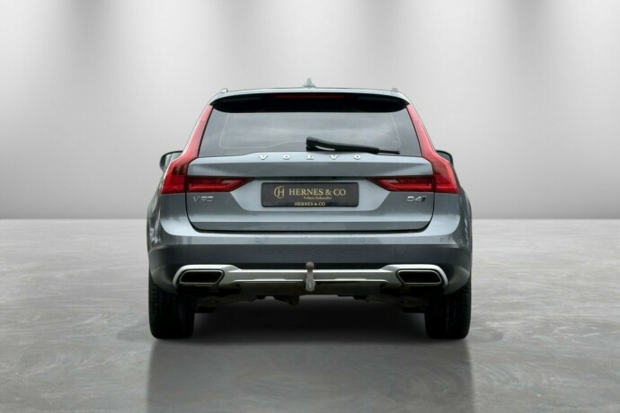 volvo-v90-cross-country-diesel-2017-big-4