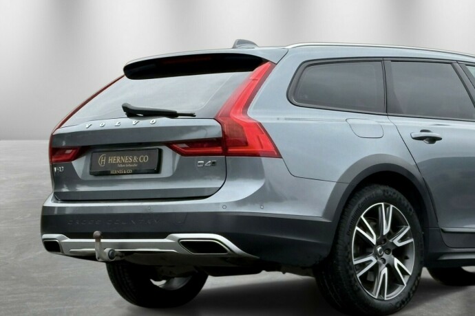 volvo-v90-cross-country-diesel-2017-big-7