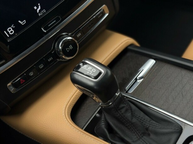 volvo-v90-cross-country-diesel-2017-big-19