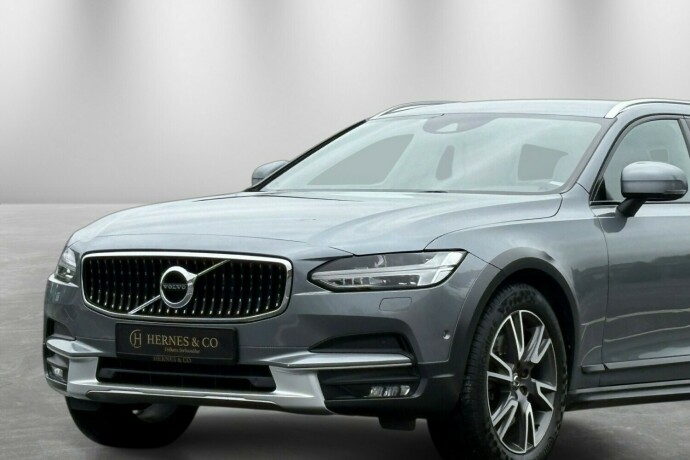 volvo-v90-cross-country-diesel-2017-big-1