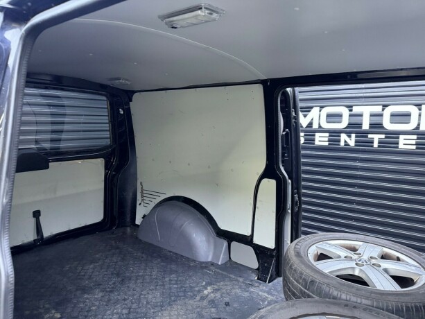 volkswagen-transporter-diesel-2014-big-26