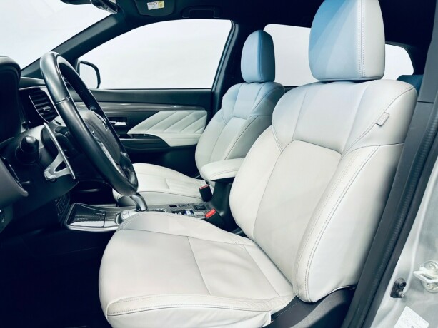 mitsubishi-outlander-elektrisitetbensin-2019-big-12