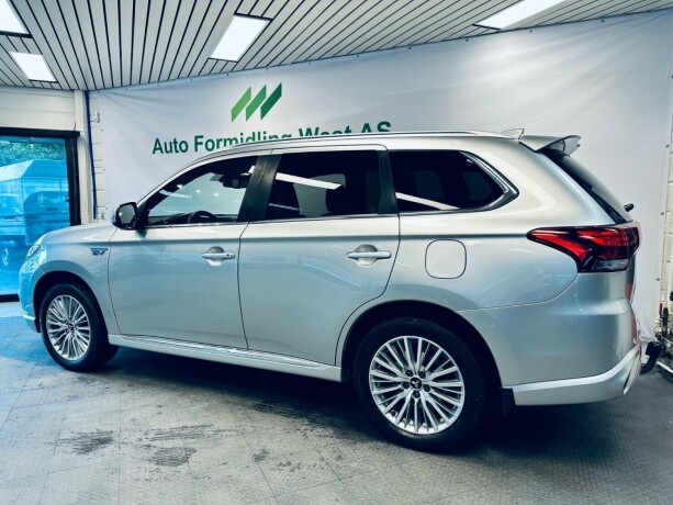 mitsubishi-outlander-elektrisitetbensin-2019-big-4
