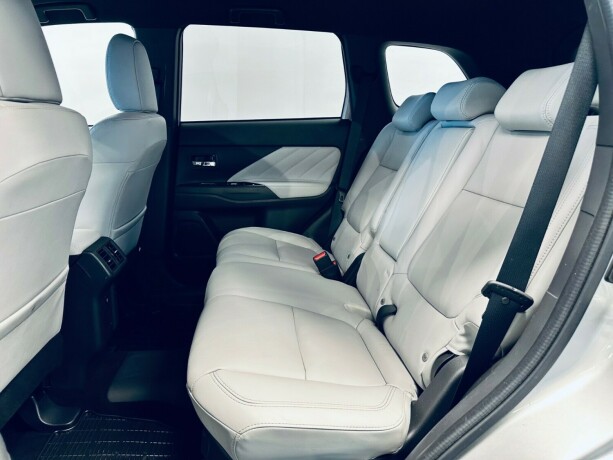 mitsubishi-outlander-elektrisitetbensin-2019-big-17
