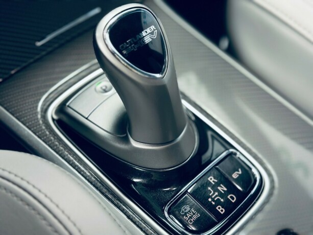 mitsubishi-outlander-elektrisitetbensin-2019-big-21