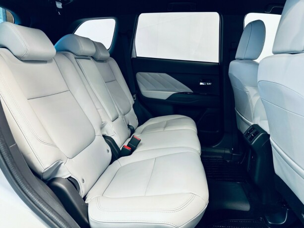 mitsubishi-outlander-elektrisitetbensin-2019-big-18