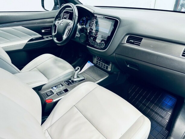 mitsubishi-outlander-elektrisitetbensin-2019-big-15