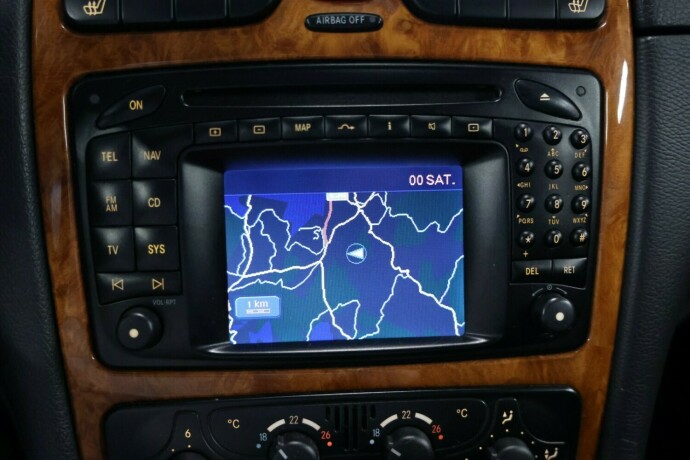 mercedes-benz-clk-bensin-2003-big-11