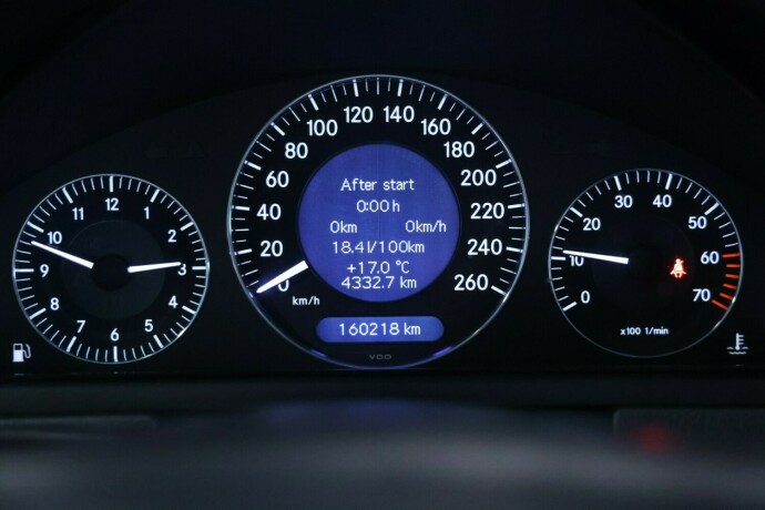 mercedes-benz-clk-bensin-2003-big-10