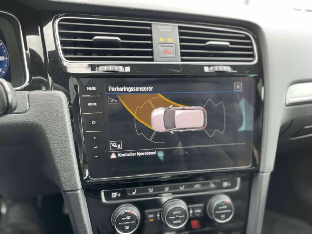 volkswagen-golf-elektrisitetbensin-2018-big-14