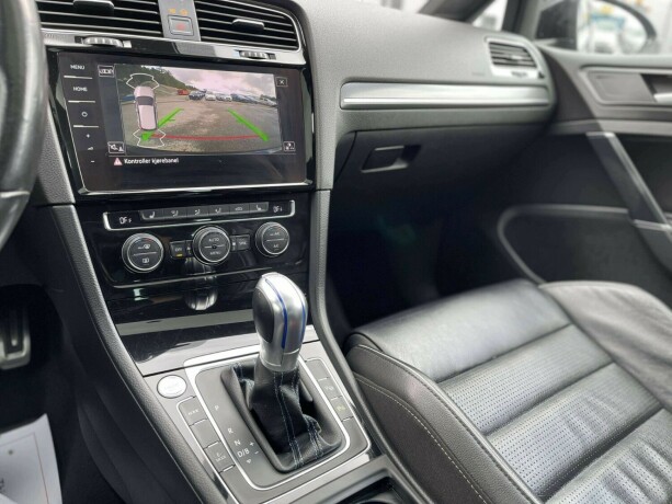 volkswagen-golf-elektrisitetbensin-2018-big-25