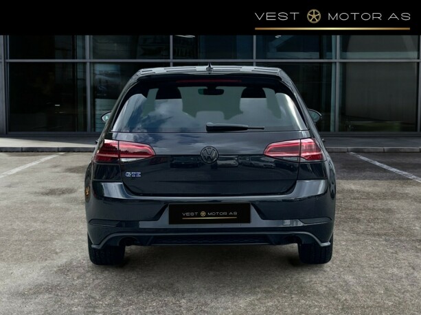 volkswagen-golf-elektrisitetbensin-2018-big-5