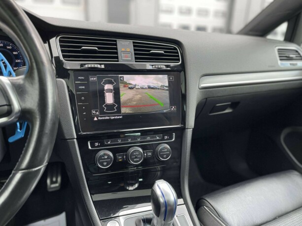 volkswagen-golf-elektrisitetbensin-2018-big-18