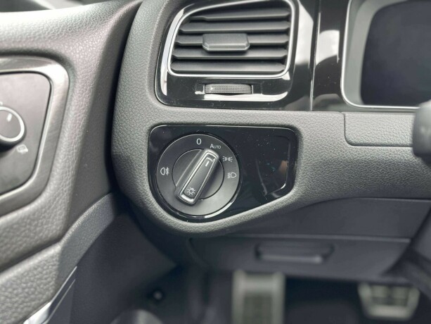 volkswagen-golf-elektrisitetbensin-2018-big-21