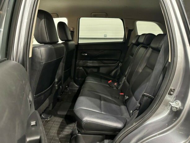 mitsubishi-outlander-elektrisitetbensin-2014-big-10