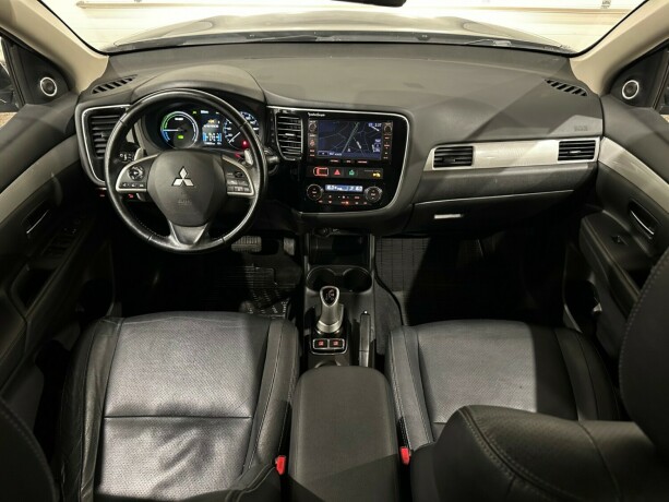 mitsubishi-outlander-elektrisitetbensin-2014-big-13