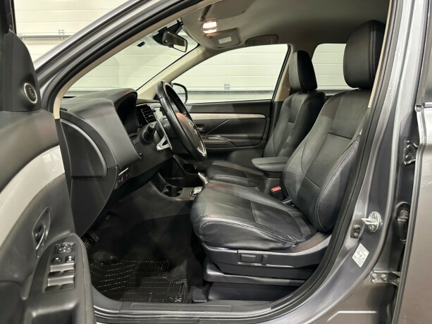mitsubishi-outlander-elektrisitetbensin-2014-big-7
